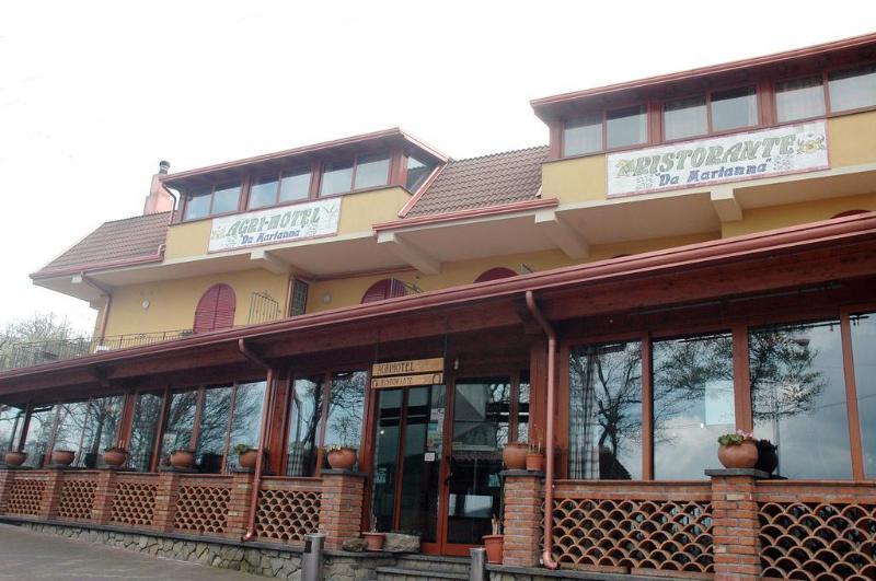 Agri Hotel Da Marianna Santa Domenica Vittoria Bagian luar foto