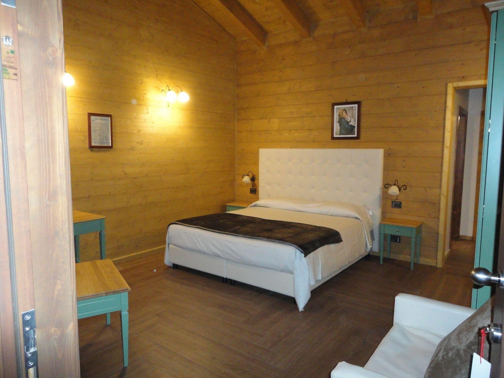 Agri Hotel Da Marianna Santa Domenica Vittoria Bagian luar foto