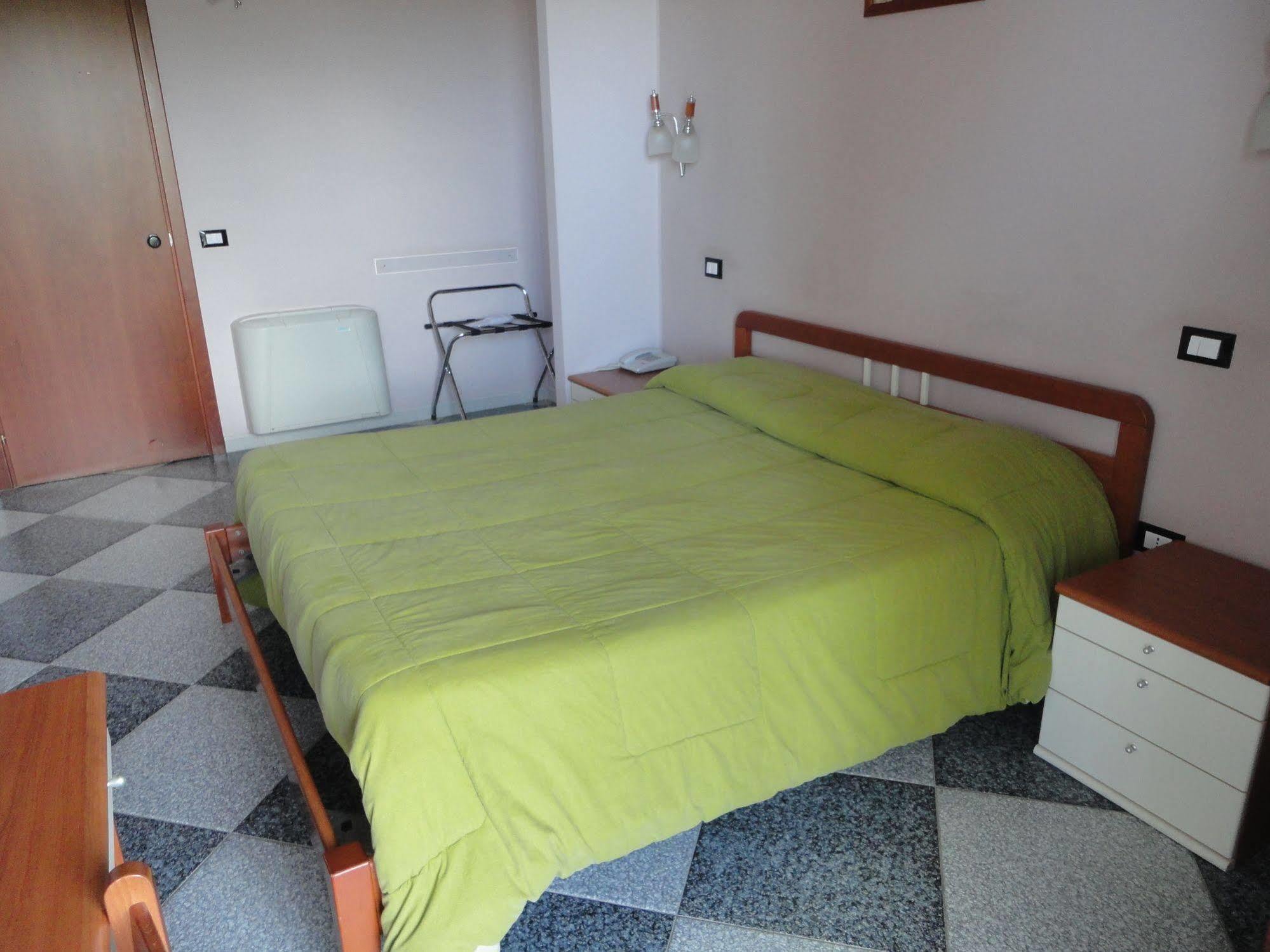 Agri Hotel Da Marianna Santa Domenica Vittoria Bagian luar foto