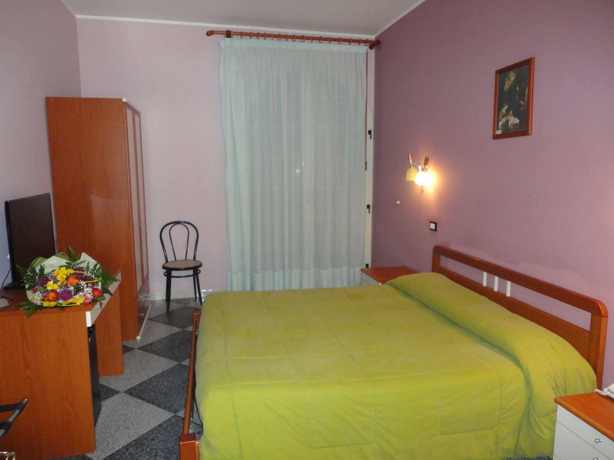 Agri Hotel Da Marianna Santa Domenica Vittoria Bagian luar foto